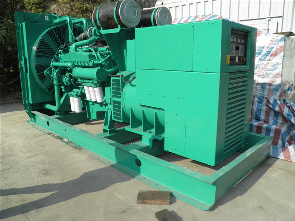 安远出租发电机 发电机组厂家：柴油发电机组的控制屏的作用是什么？