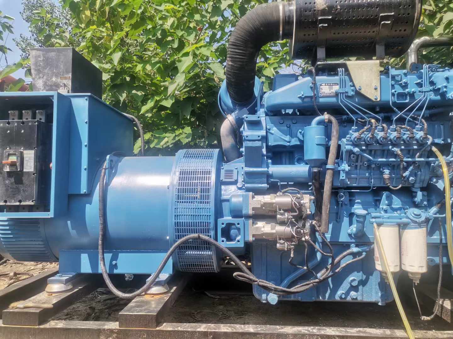 安远详细说明降低 800kW 柴油发电机输出电流波动的方法