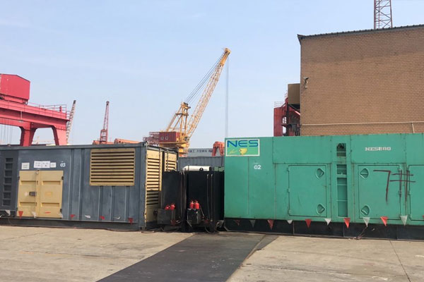 安远发电机出租空气滤清器的清洁频率是多少？