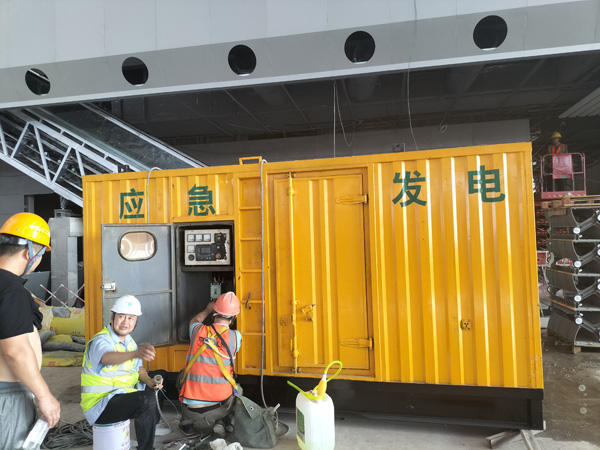 安远怎样判断空气滤清器是否需要更换？